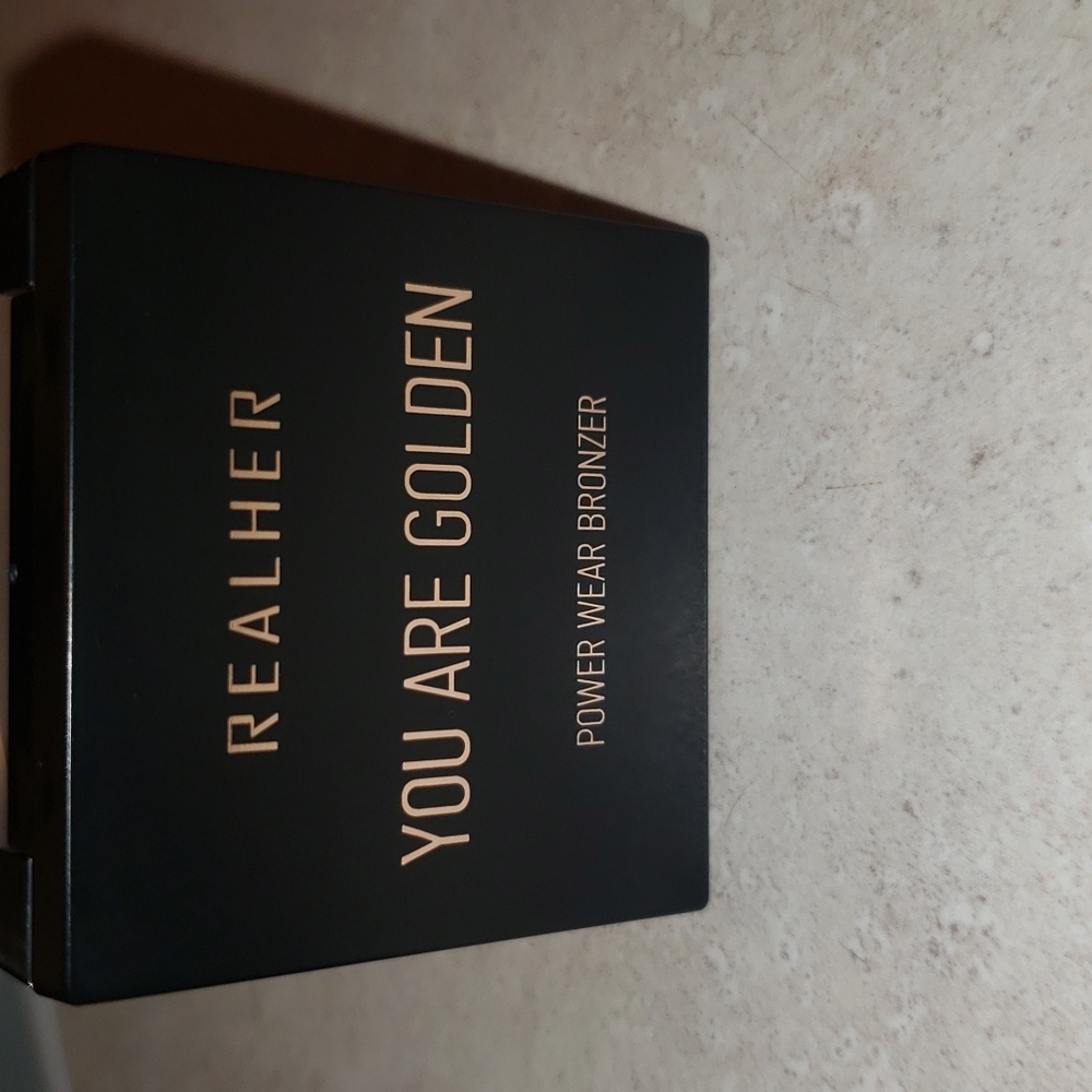 REALHER bronzer